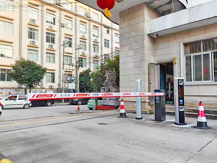 社區(qū)車牌識(shí)別系統(tǒng)